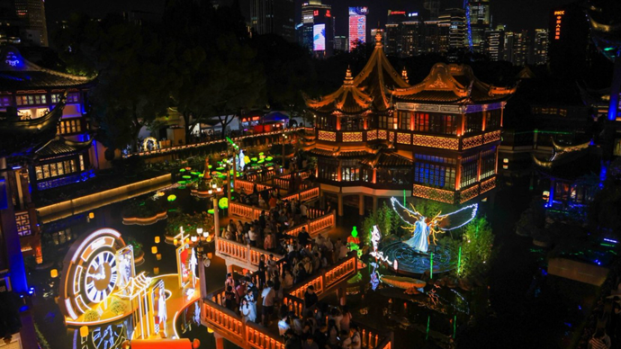 大豫园夏日奇幻夜燃动夜经济，外滩BFC流光夜色碰撞老城厢国风浪漫