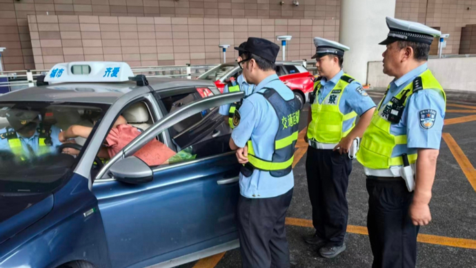 严厉打击！一出租车司机借车辆“黑屏”为由“恶意甩客”被拘留