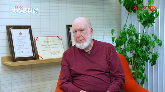 凯文·凯利：上海的年轻创业者很自信，AI时代人不可取代的就是“活人感”