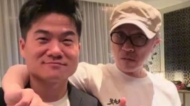 周星驰质疑董宇辉看《大话西游》500遍，“不至于那么夸张吧”；董宇辉回应