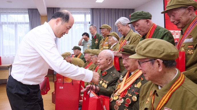 庆祝建军99周年！40多名“90后”老兵同框