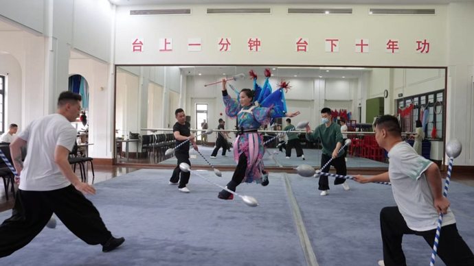 天大热人大干、练就舞台真本领，上海昆剧团第17季夏训火热启动