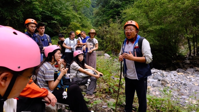 这堂“写在岷山深处”的“行知课程”，让复旦学子受益匪浅