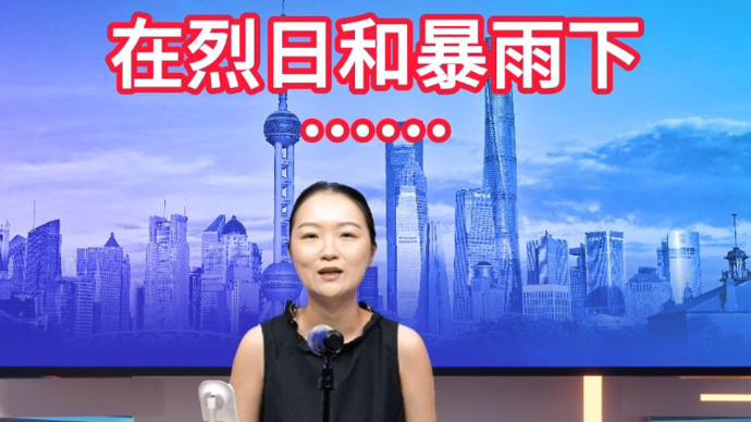 在烈日和暴雨下，上海南站这条换乘通道“无遮无挡”