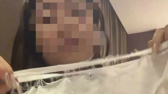 “穿着穿着裤子掉了”，女子称名创优品一次性内裤让其“颜面尽失”，品牌致歉
