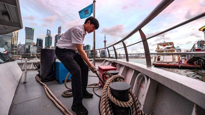 迎战台风“白海豚” ，上海轮渡落实各项防台举措，筑牢水上渡运安全防线