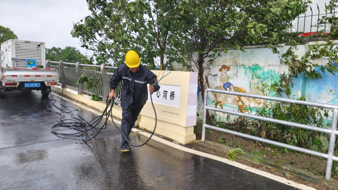 风雨里的“信号保卫战”，上海移动为城市撑起通信“安全伞”
