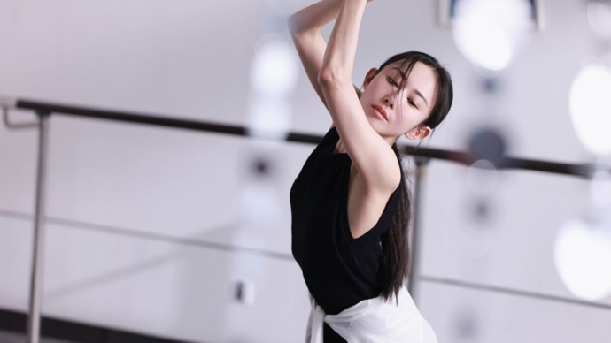 知名女演员透露乳腺癌发现过程，“谢谢我的前男友”；曾五登春晚