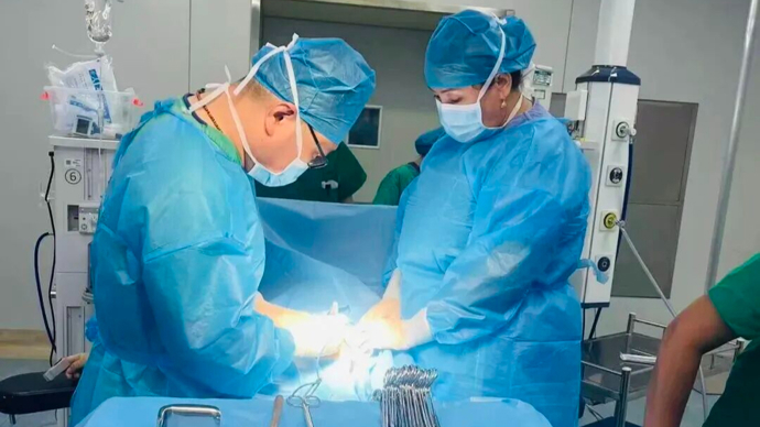 泽普县医共体总院成功救治罕见孕24周HELLP综合征危重孕产妇