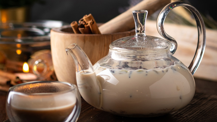 养生枸杞牛乳茶、熬夜人参水……中药奶茶火了，销量暴增372%！