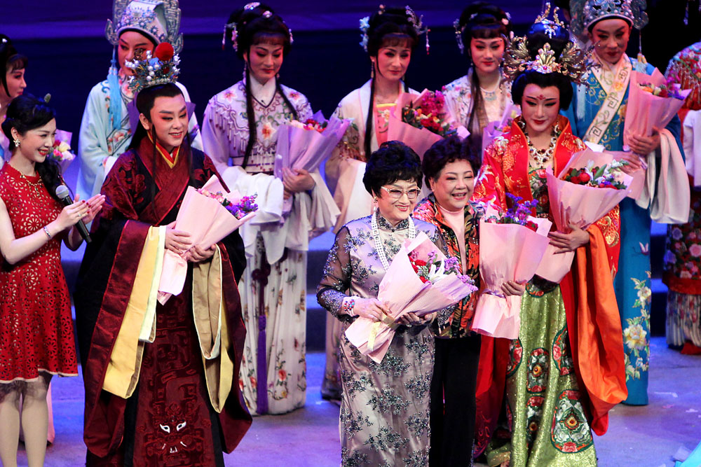 今年82岁的孟莉英是王文娟的"大弟子".