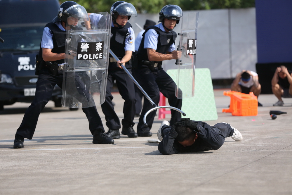 沙场点兵上海举行近年来规模最大反恐演练