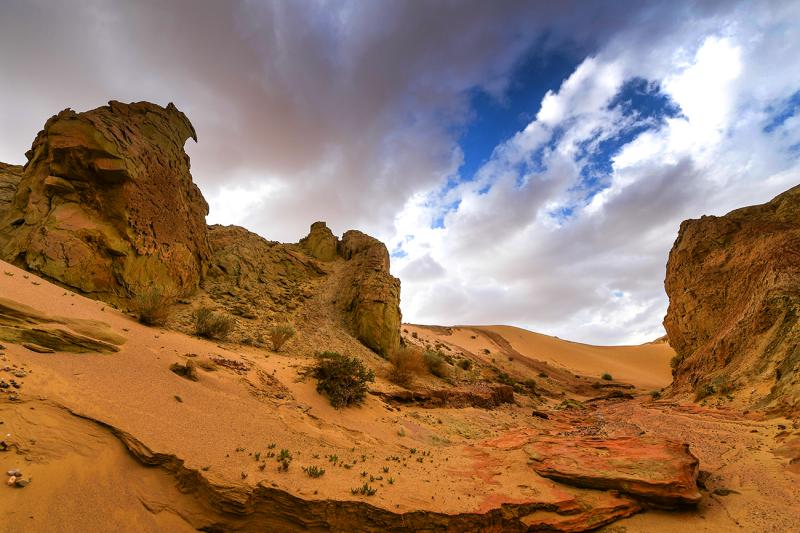 看世界逃离爆炸阿富汗首都自杀式爆炸逾70人死伤