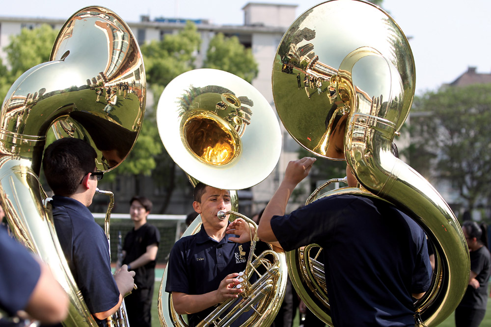校园管乐之余,问问你头发是怎么卷的_上观新闻
