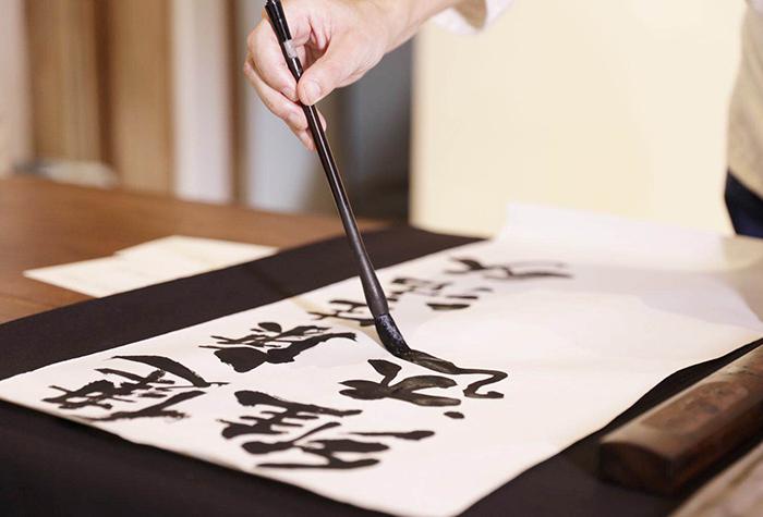 面对面 | "网红"书法家朱敬一:书法的原点应该是内心情感的表露