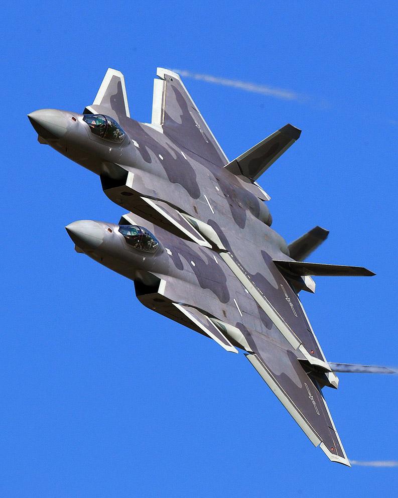 歼20珠海亮相高清图细看新涂装