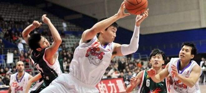 上海男篮的病,靠一个冠军教练李秋平就能轻松