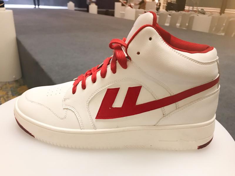 几代人穿过的回力鞋,你想往哪里跑?