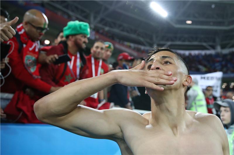 双牙读秒出线证明:足球永远是圆的,VAR虽是