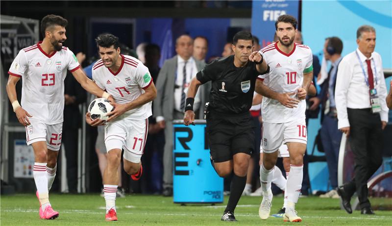 双牙读秒出线证明:足球永远是圆的,VAR虽是