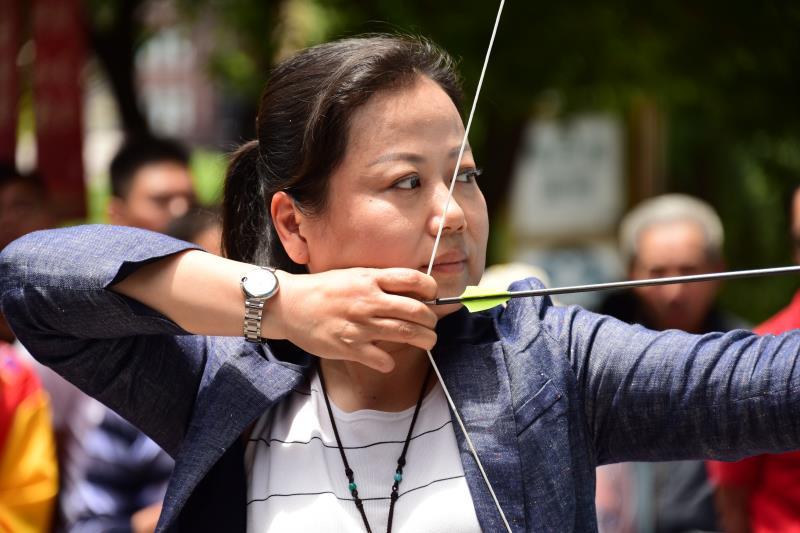 爱在弦上奥运射击冠军陶璐娜带你一起跨界领略射箭的魅力