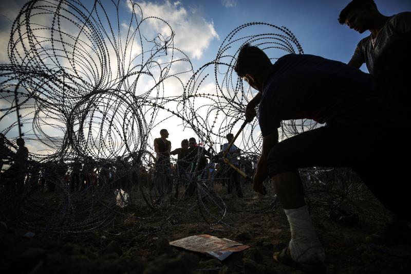 印度前总理瓦杰帕伊骨灰撒入森格姆河