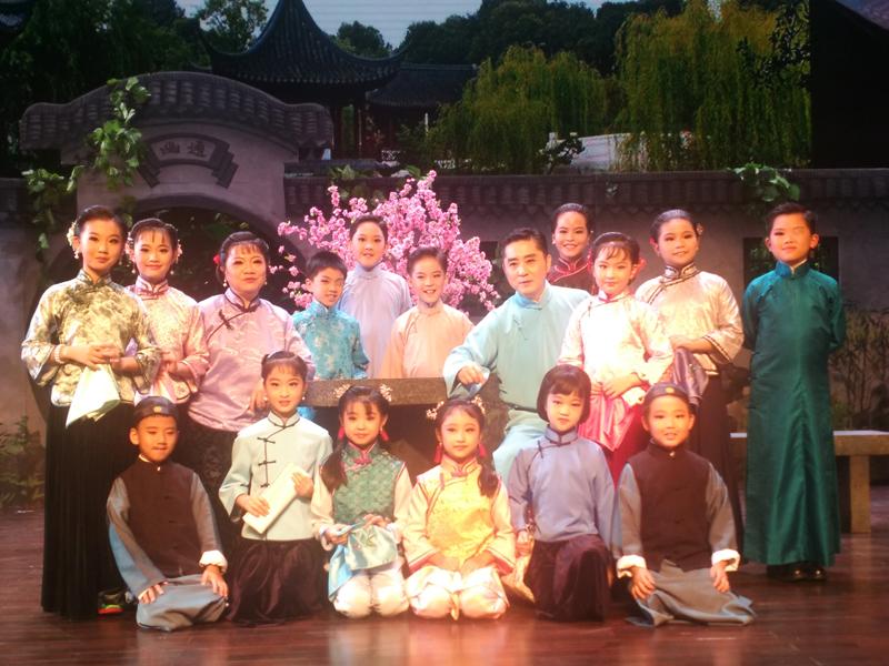 沪剧《大雷雨》演了1000多场,这次,陈瑜吕贤丽为一群10来岁娃娃当配角