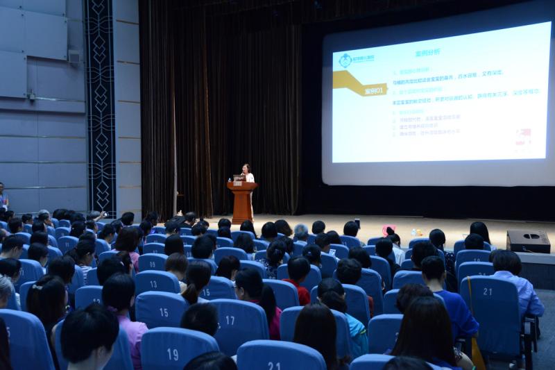 啦|宝宝硬要把水杯送进抽水马桶玩水怎么办?特