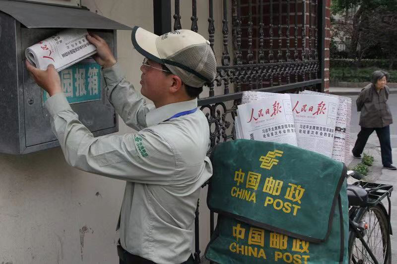而且骨子里还带着老一辈的"轴"劲儿,在上海做一名邮递员,最大的挑战就