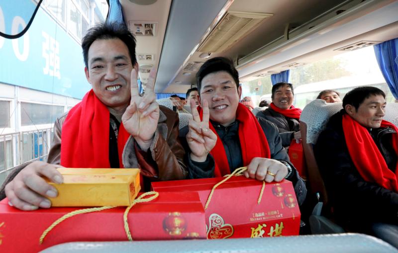 春节返乡潮来了上海建设者踏上返乡路