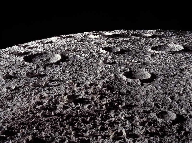 第一张月球背面全景图图片