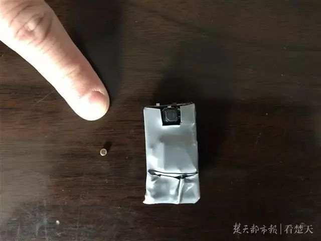 晏某并没有收手,他通过不法渠道购买了作弊器材,加价转卖给了"枪花"