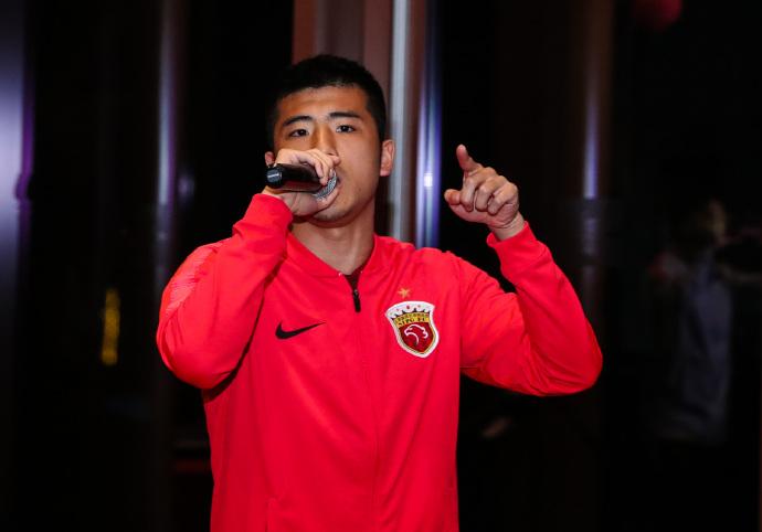 球队是大家庭上港将士根宝梯队的过年方式竟是传承有