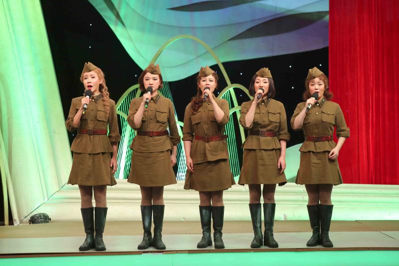 五朵铿锵玫瑰她们在战地绽放