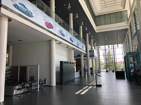 西安利之星奔驰4s店展厅一夜清空疑似暂停销售