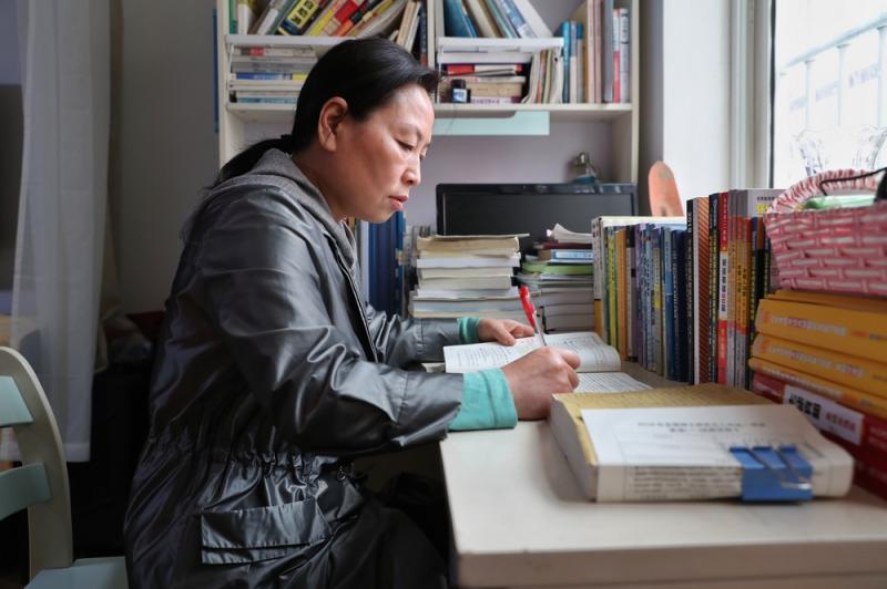 图说"网红"原梦园:考上研究生的交大宿管阿姨