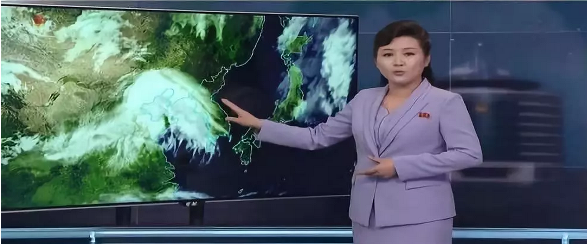 与国际接轨!朝鲜主持人首次站起身来播报天气